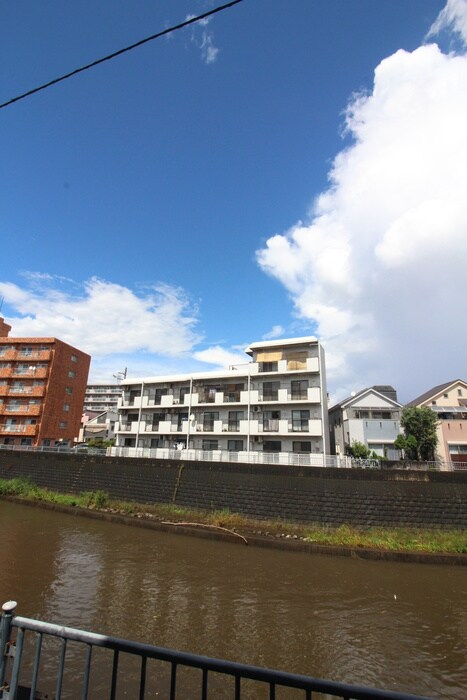 物件内観写真13　(室内からの展望)