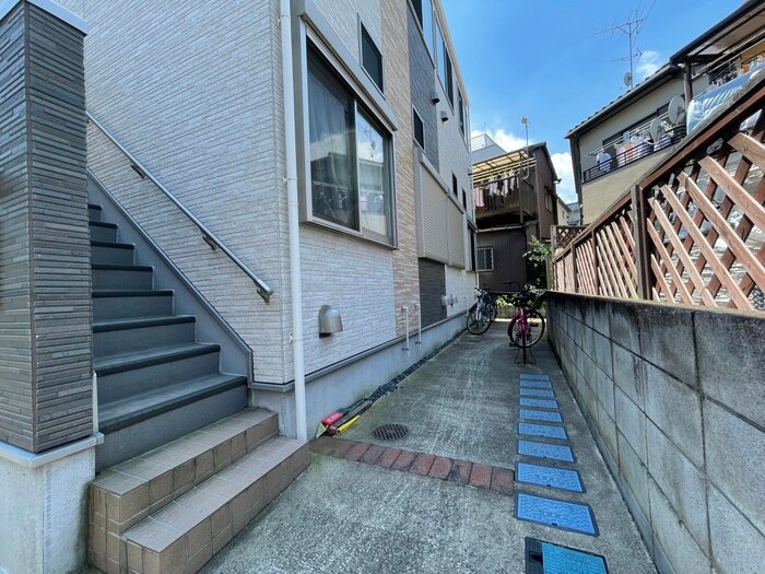 物件外観写真6　(駐輪場)