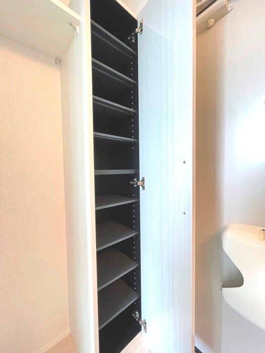 物件内観写真18　(靴箱)