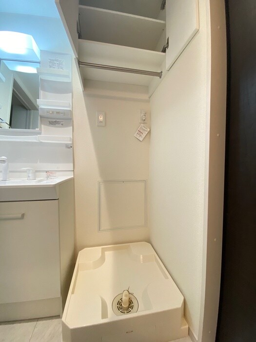 物件内観写真16　(洗濯機置場)