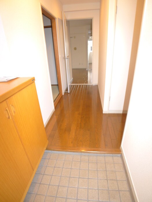 物件内観写真7　(玄関)