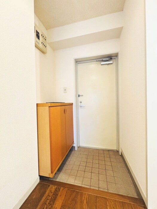 物件内観写真18　(玄関)