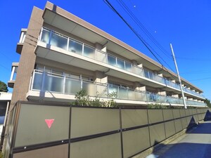ア－ペブロ－ネ上志津外観写真