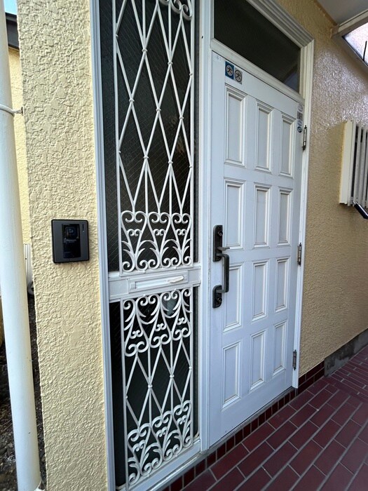 物件外観写真5　(エントランス部分)