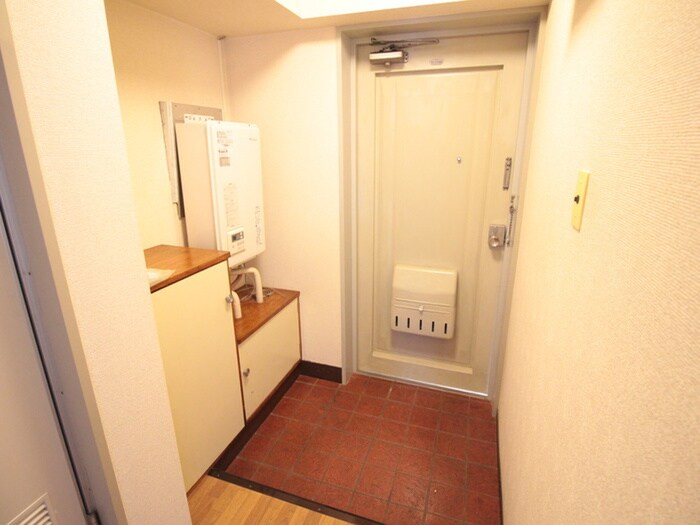 物件内観写真7　(玄関)