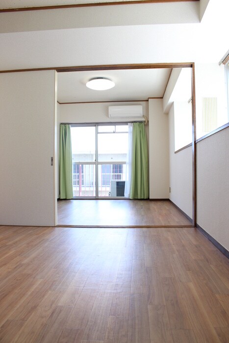物件内観写真10　(居室)