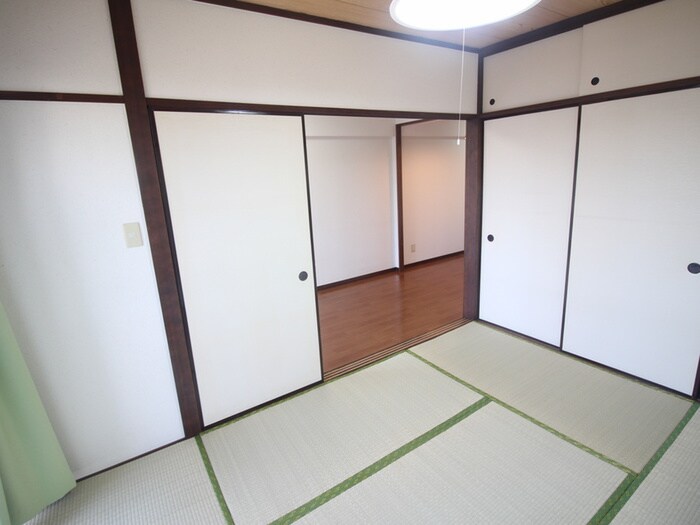 物件内観写真10　(居室)