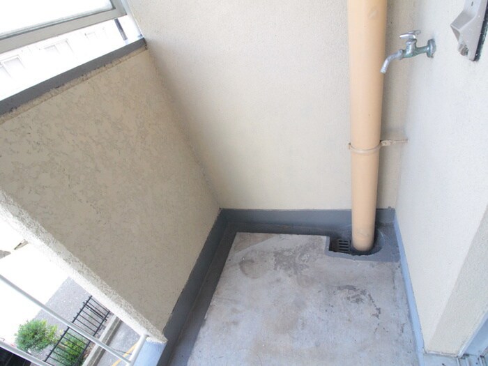 物件内観写真15　(洗濯機置場)