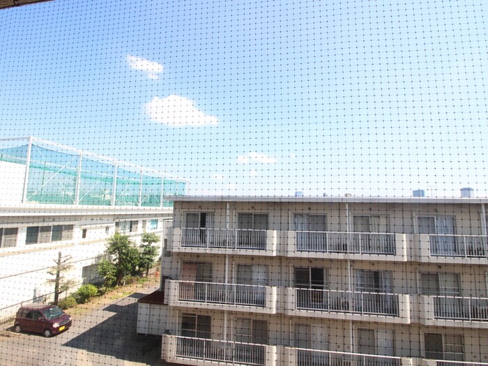 物件内観写真17　(室内からの展望)