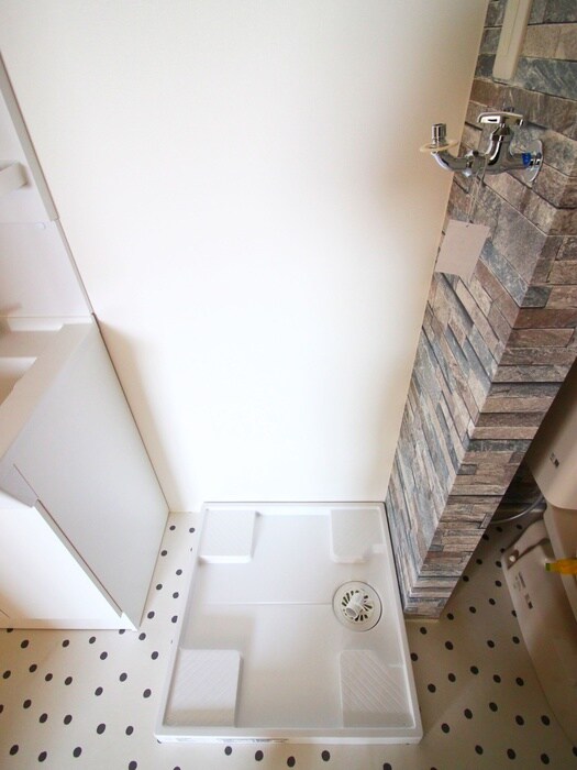 物件内観写真16　(洗濯機置場)