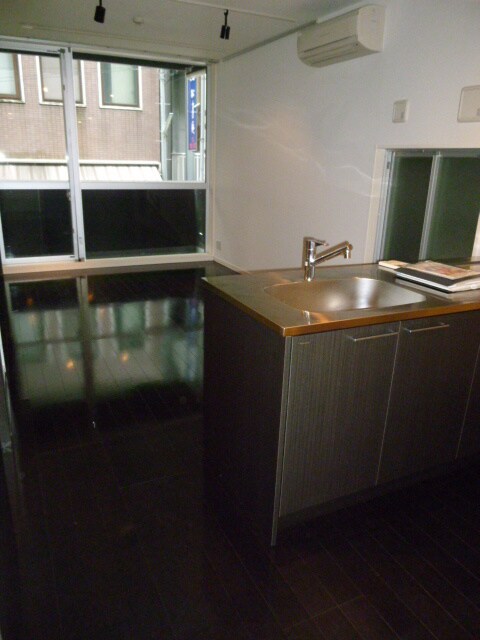 物件内観写真11　(居室)