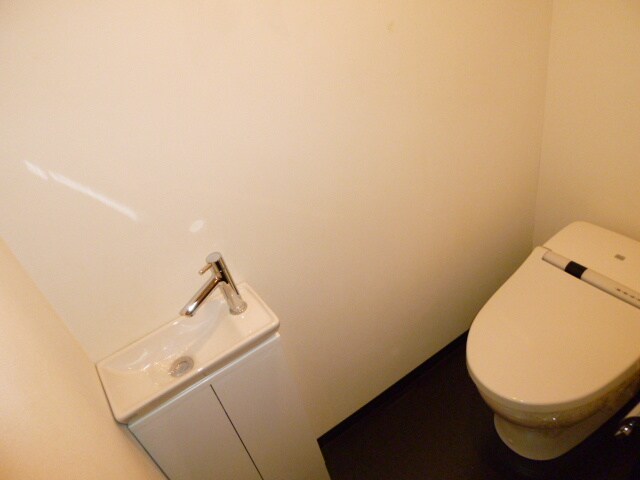 物件内観写真15　(トイレ)