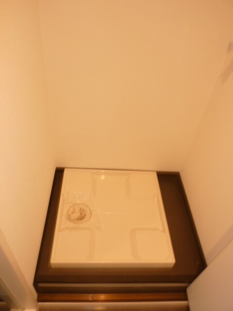 物件内観写真15　(洗濯機置場)