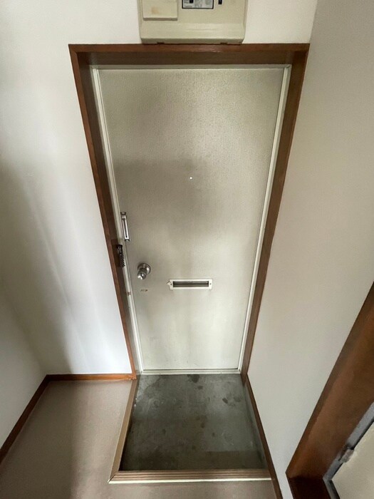 物件内観写真8　(玄関)