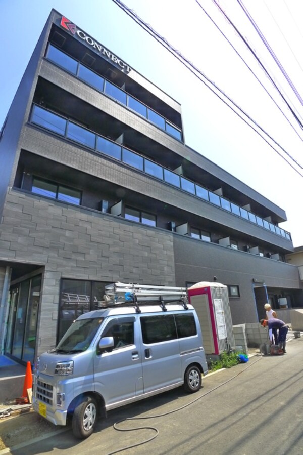 建築中