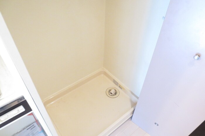 物件内観写真11　(洗濯機置場)