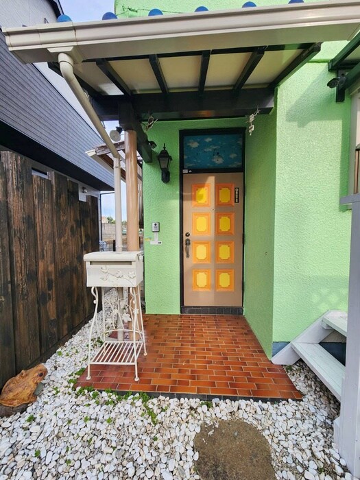 物件外観写真2　(エントランス部分)