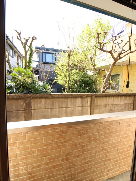 物件内観写真16　(室内からの展望)