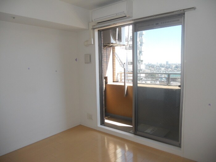 物件内観写真4　(居室)