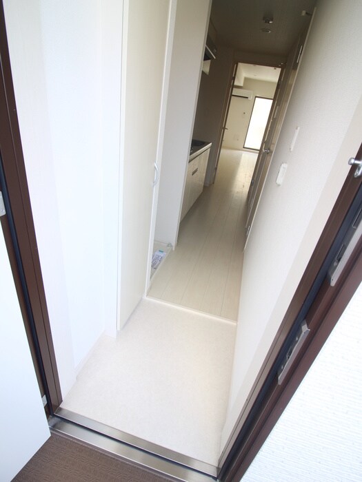 物件内観写真16　(玄関)