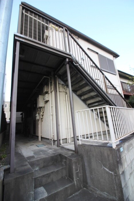 物件外観写真4　(エントランス部分)