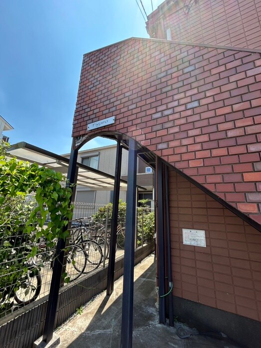 物件外観写真5　(エントランス部分)