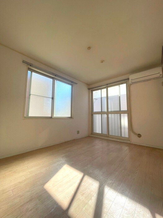 物件内観写真10　(居室)