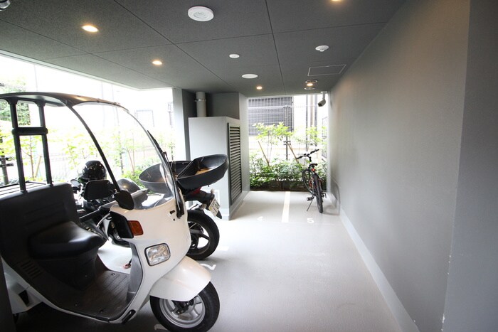 物件外観写真3　(駐輪場)