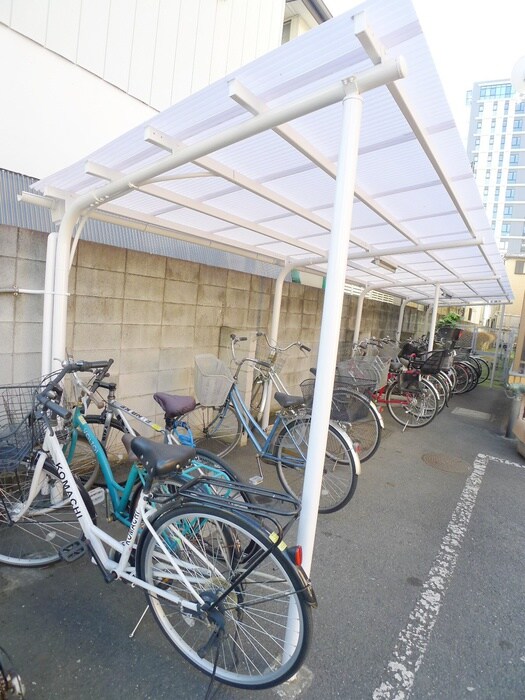 第73プレジデント吉敷（601）の駐輪場