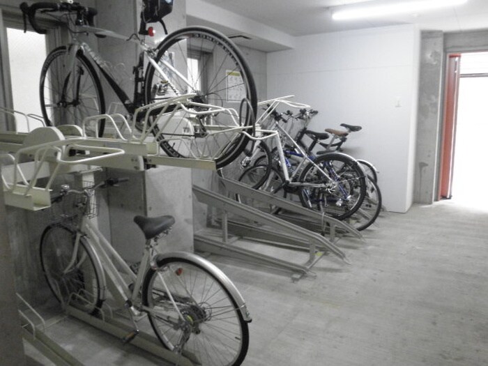 物件外観写真5　(駐輪場)