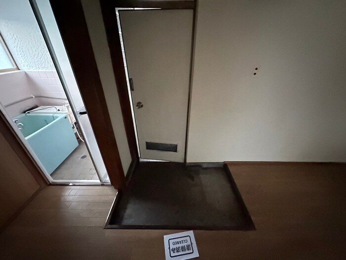 物件内観写真17　(玄関)