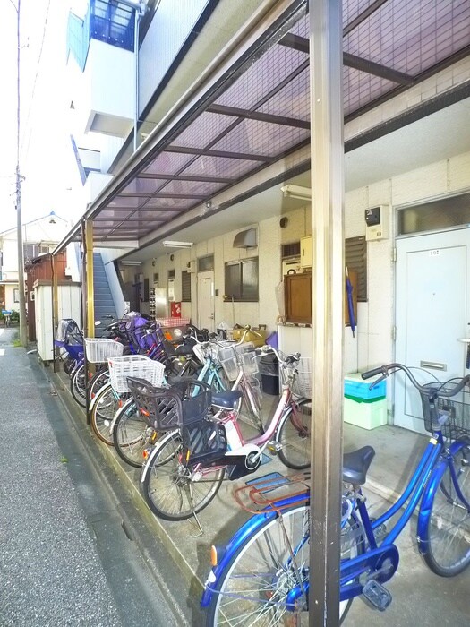 物件外観写真4　(駐輪場)