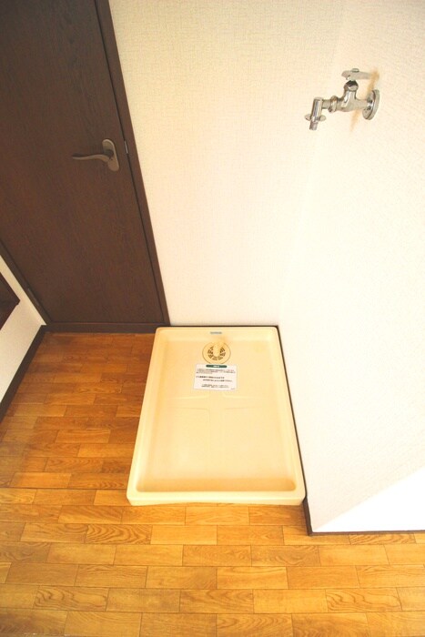 物件内観写真14　(洗濯機置場)