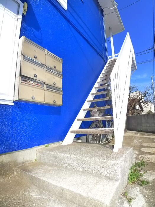 物件外観写真4　(エントランス部分)