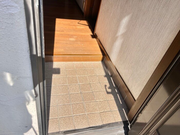 物件内観写真12　(玄関)