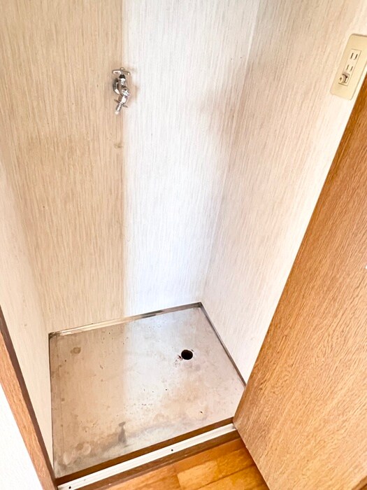 物件内観写真14　(洗濯機置場)