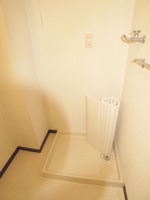 物件内観写真12　(洗濯機置場)