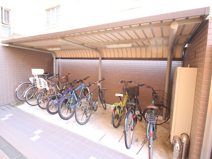 物件外観写真3　(駐輪場)