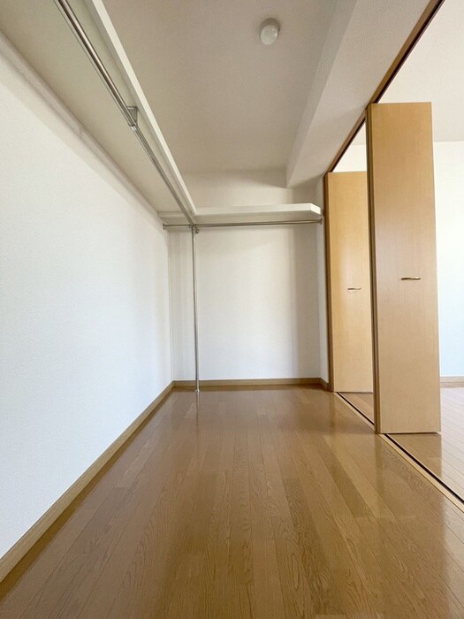 物件内観写真12　(収納)