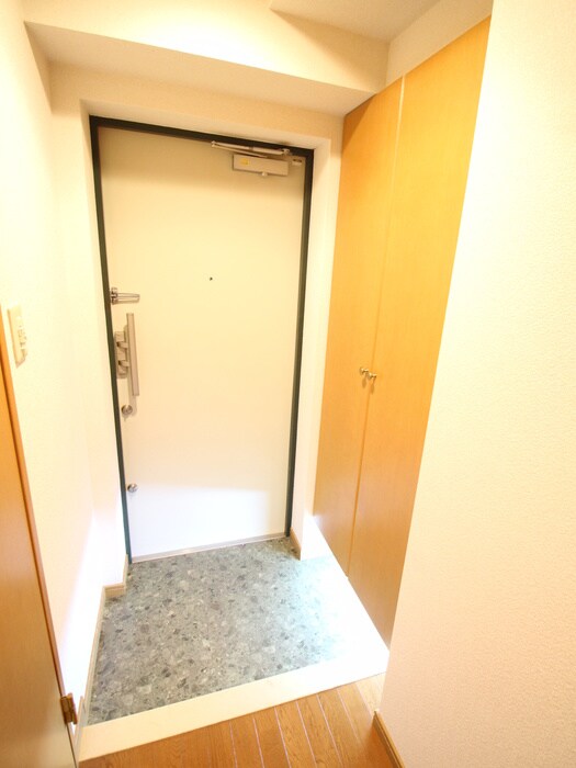 物件内観写真16　(玄関)