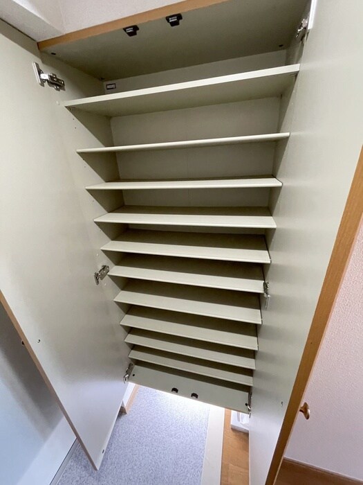 物件内観写真18　(靴箱)