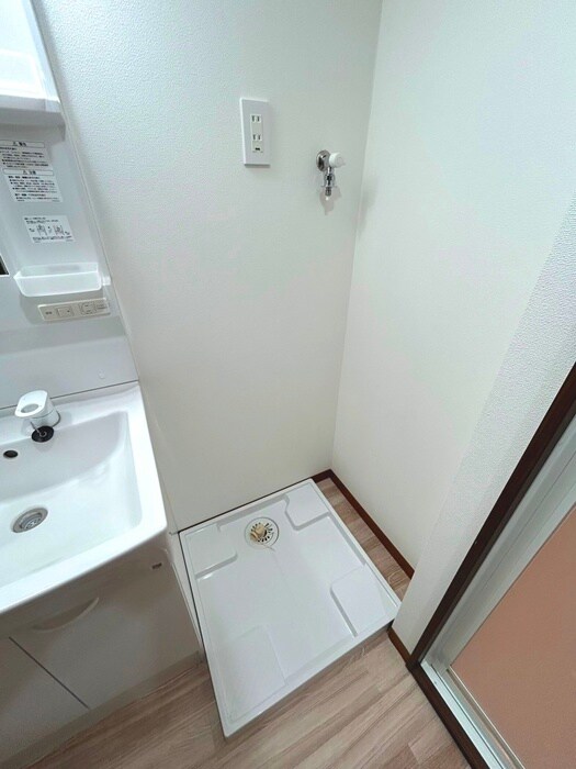 物件内観写真17　(洗濯機置場)