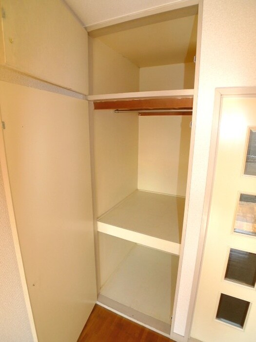 物件内観写真12　(収納)