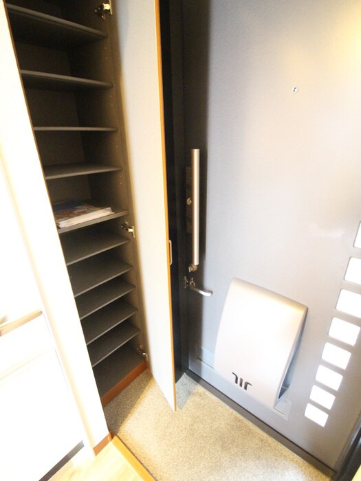 物件内観写真14　(玄関)