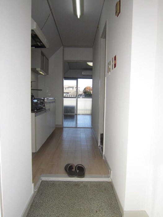 物件内観写真16　(玄関)