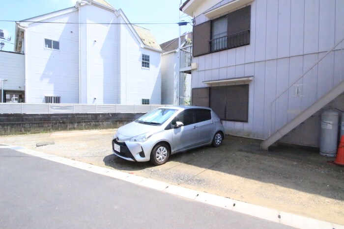 物件外観写真6　(駐車場)