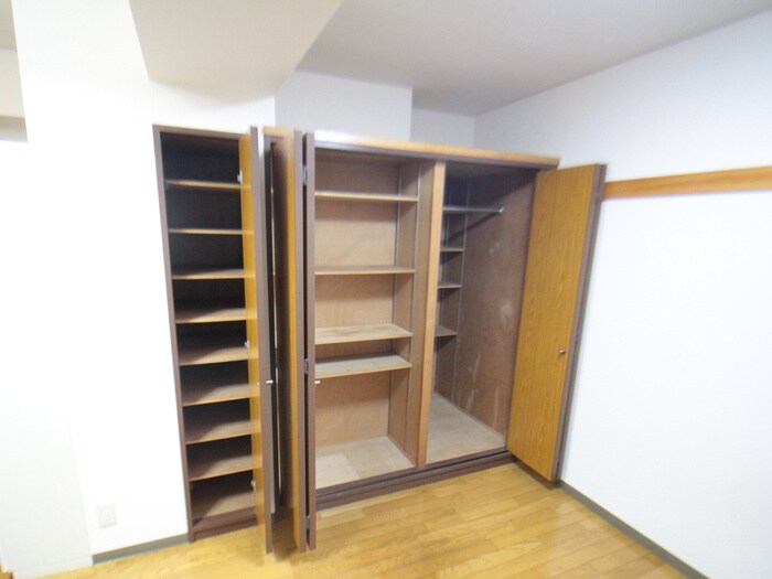 物件内観写真13　(収納)