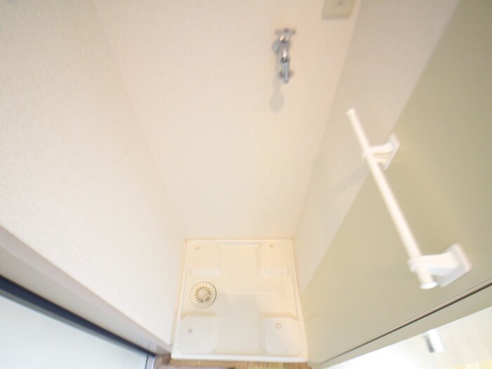 物件内観写真16　(洗濯機置場)