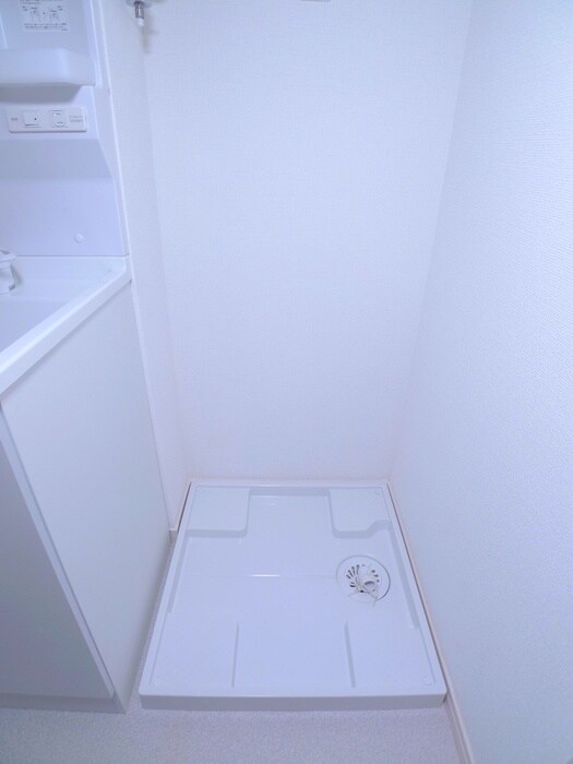 物件内観写真18　(洗濯機置場)