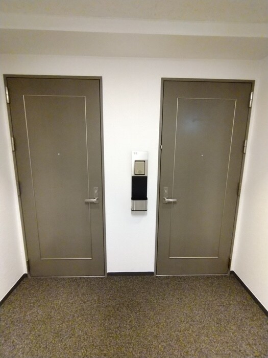 物件内観写真7　(玄関)